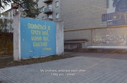 Clemens von Wedemeyer, Filmstill aus: BAKHMUT, 2023 (2023), Video, 11:00 min Ein Screenshot aus einem Film über ukrainische Kunst