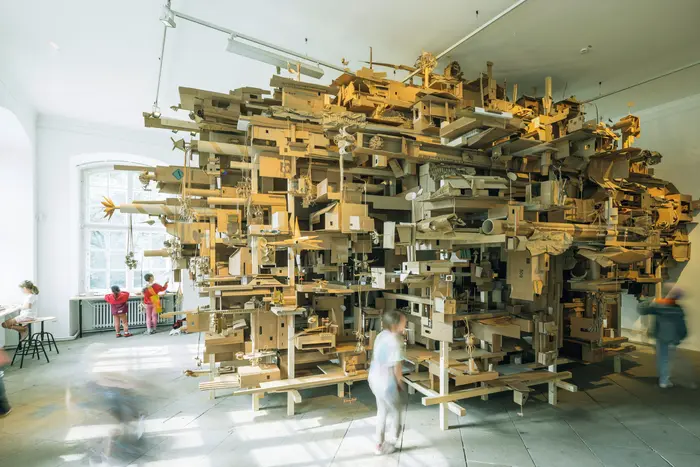 Raum mit Pappkartons