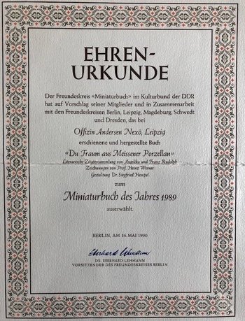 Urkunde mit Verzierungen