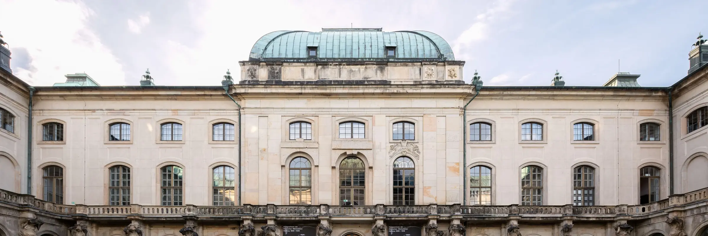 Japanisches Palais, Innenhof