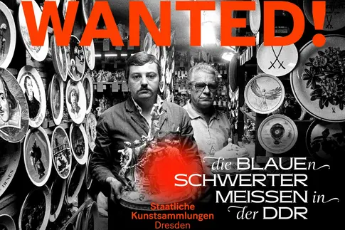 schwarz-weiße Abbildung von zwei Männern mit Porzellantellern